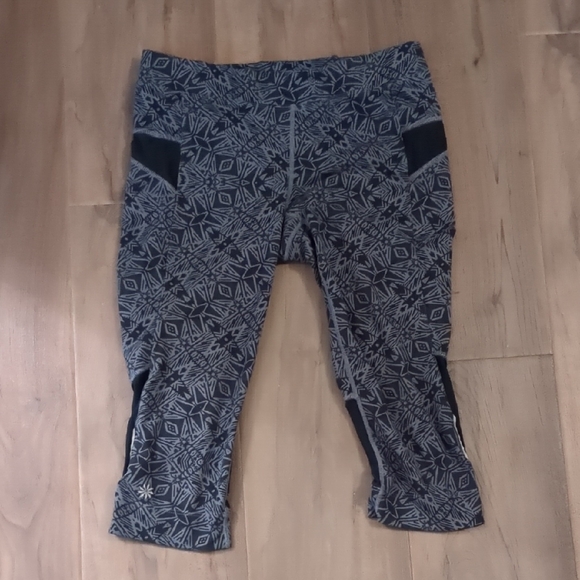 Patterned Athleta Crops - Picture 1 of 5